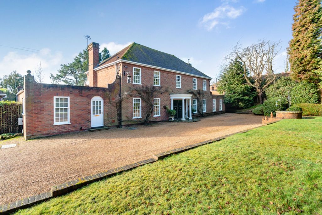 Property photo 1 of 42