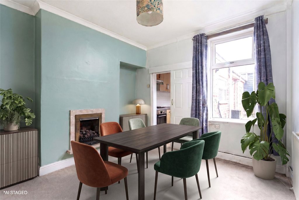 Property photo 3 of 8 Dining Room