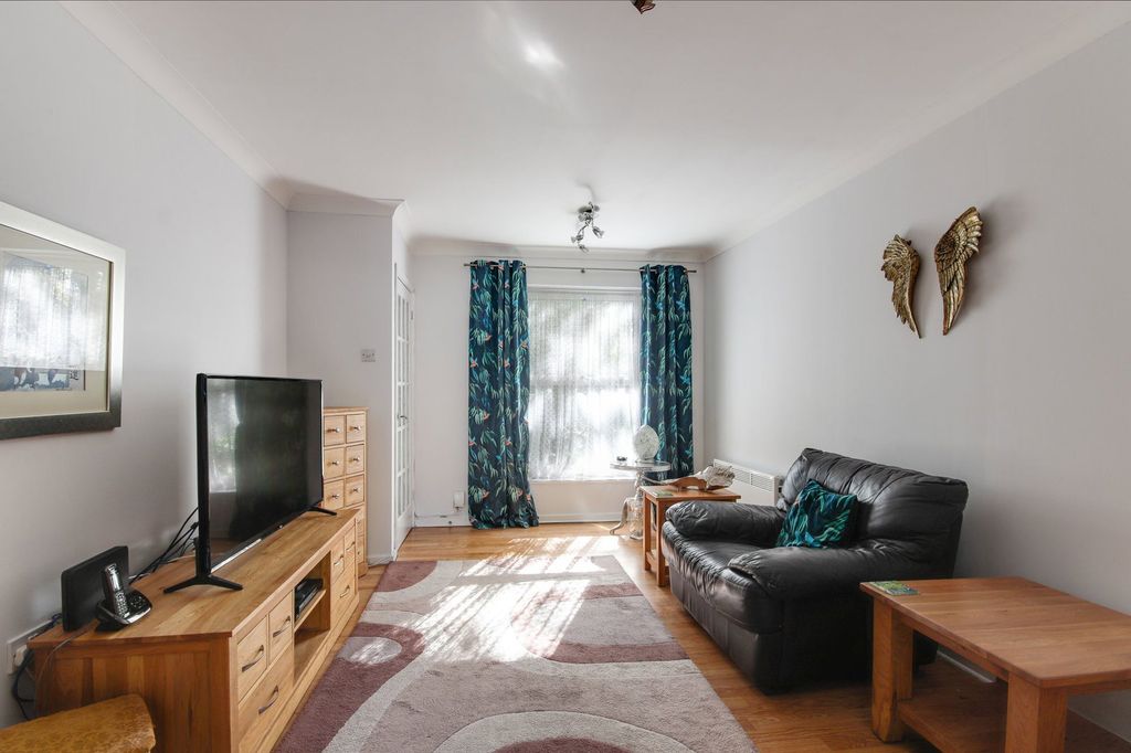 Property photo 3 of 12