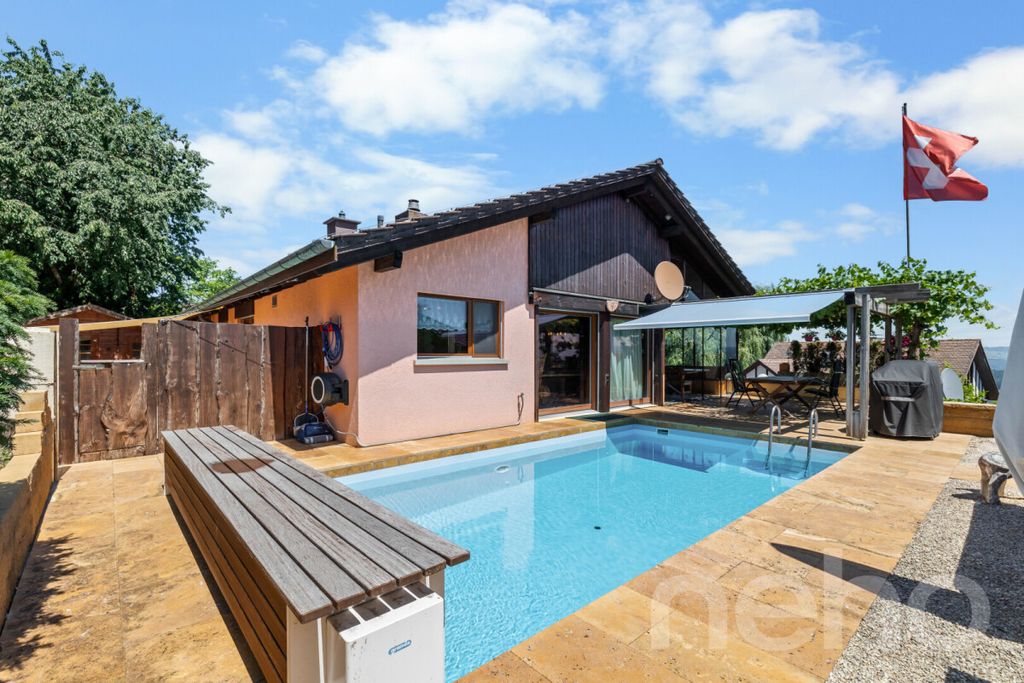 Property photo 2 of 12