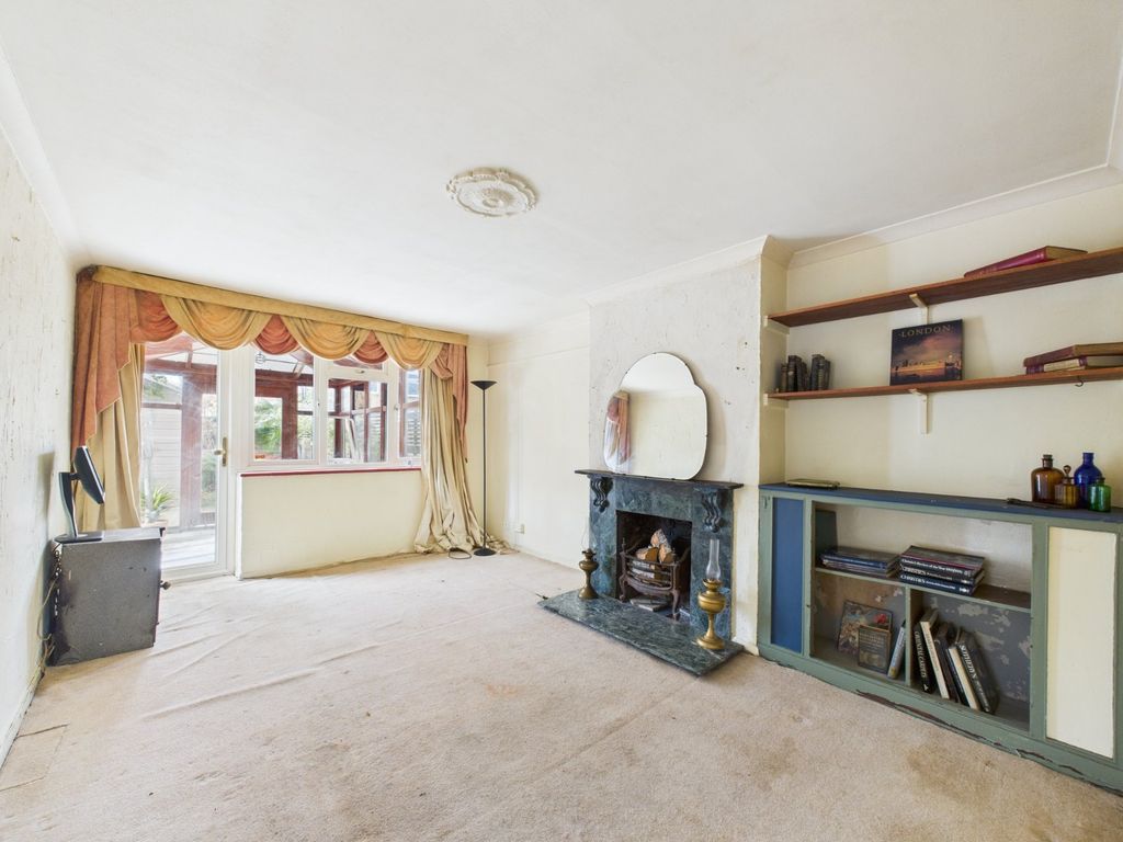 Property photo 2 of 10 Lounge