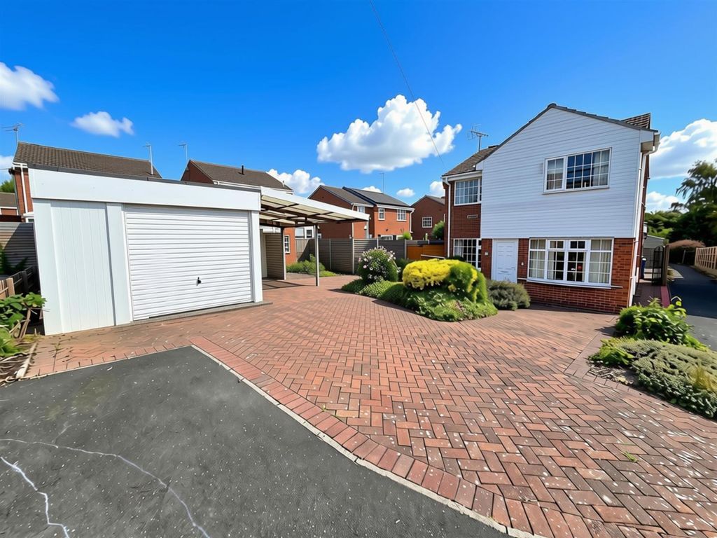 Property photo 1 of 17 Bramcote Drive - External.Jpg