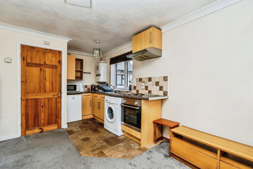 Property photo 2 of 9