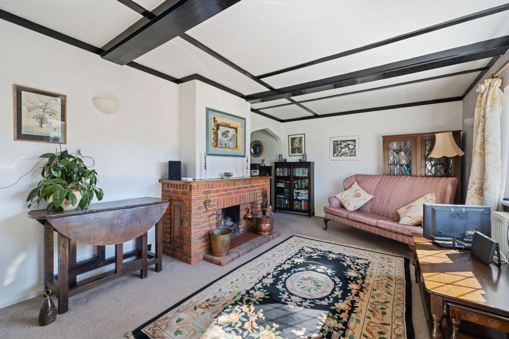 Property photo 2 of 22 Living Room