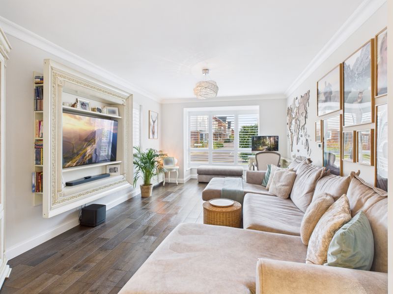 Property photo 2 of 32 Sitting Room