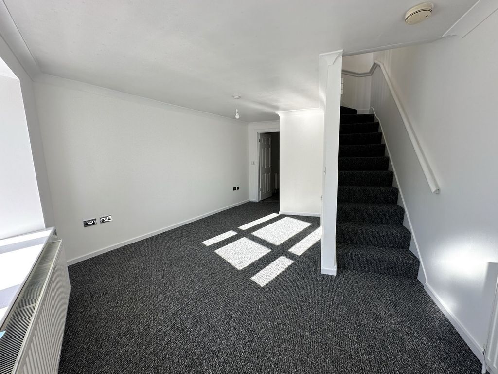 Property photo 2 of 10 Photo 6