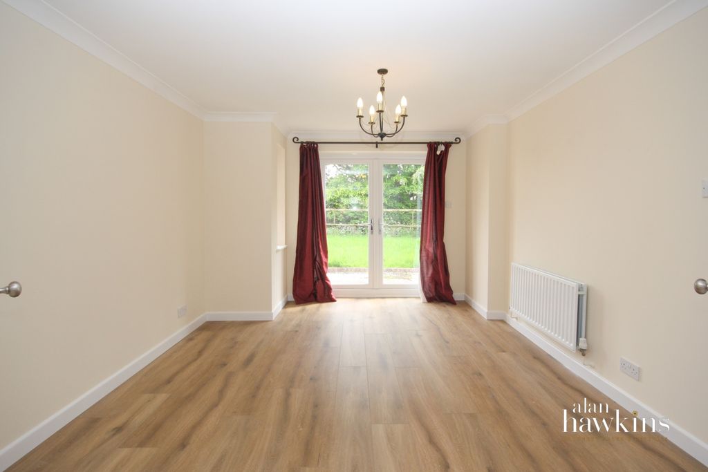 Property photo 3 of 13 Img_4207-2