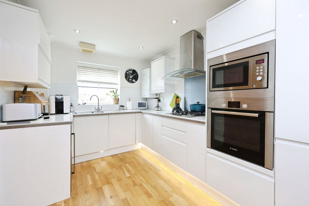 Property photo 3 of 25 Photo