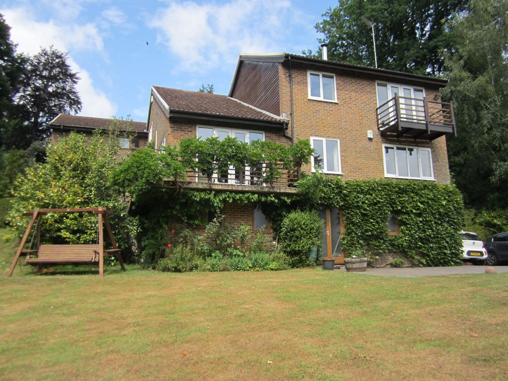 Property photo 3 of 12