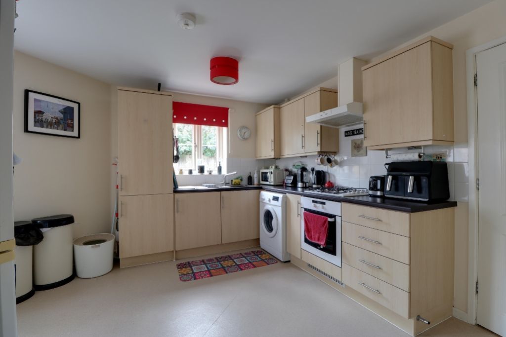 Property photo 3 of 10 Kitchen Diner