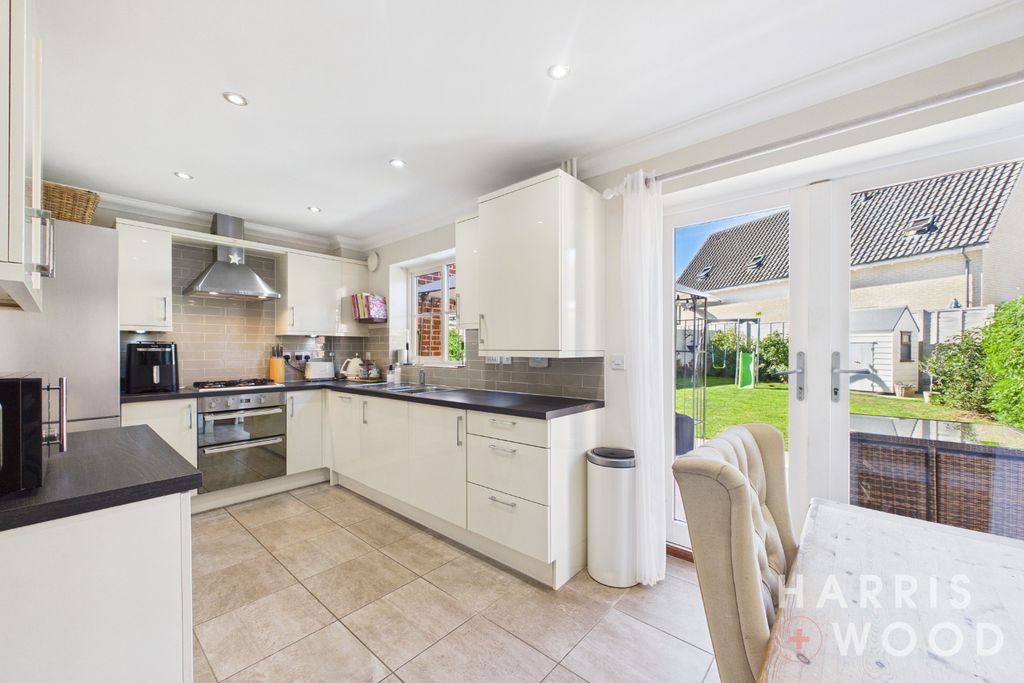 Property photo 3 of 24 5590293