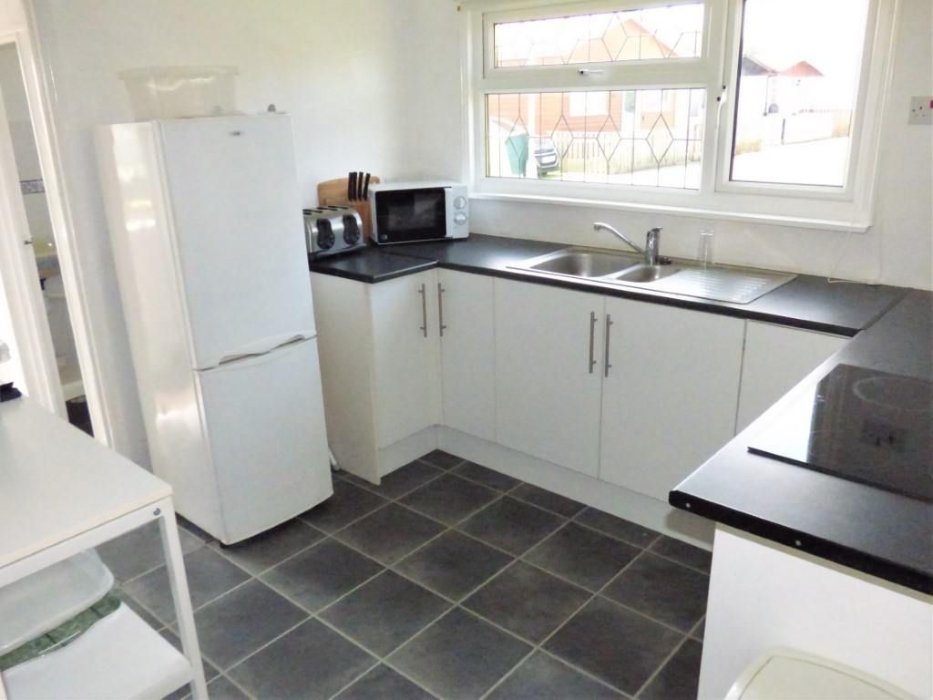 Property photo 2 of 15 Fitted Kitchen
