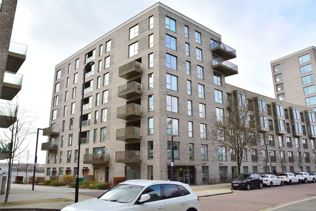 Property photo 2 of 27 Picture No. 23