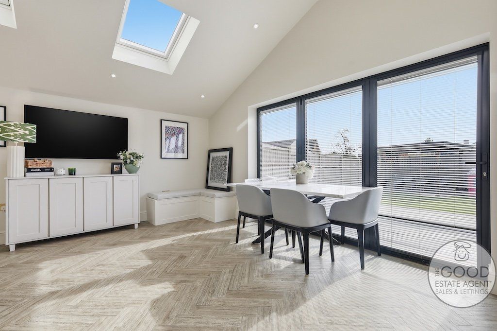 Property photo 2 of 22