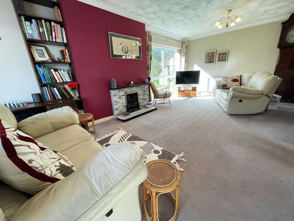 Property photo 2 of 23