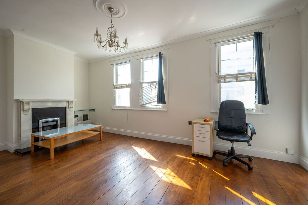 Property photo 2 of 7