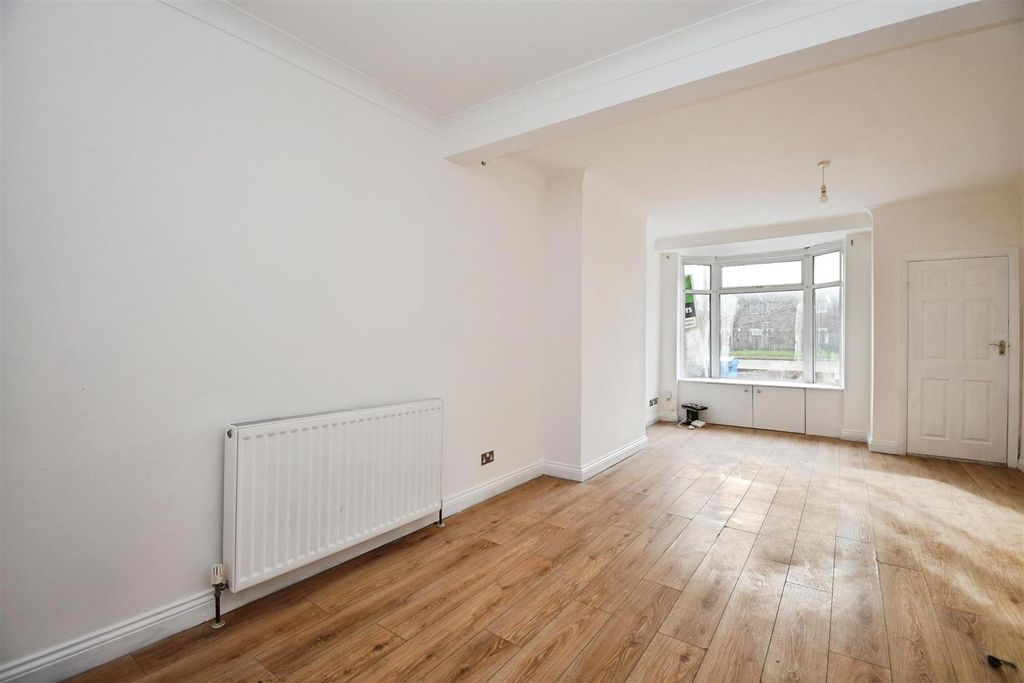 Property photo 2 of 11 Lounge / Diner