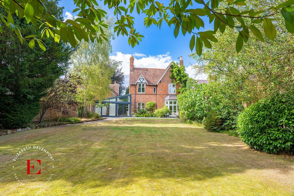 Property photo 2 of 27