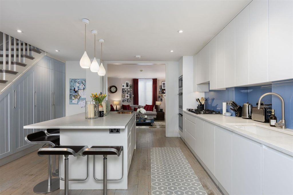 Property photo 3 of 16 Caithness Road