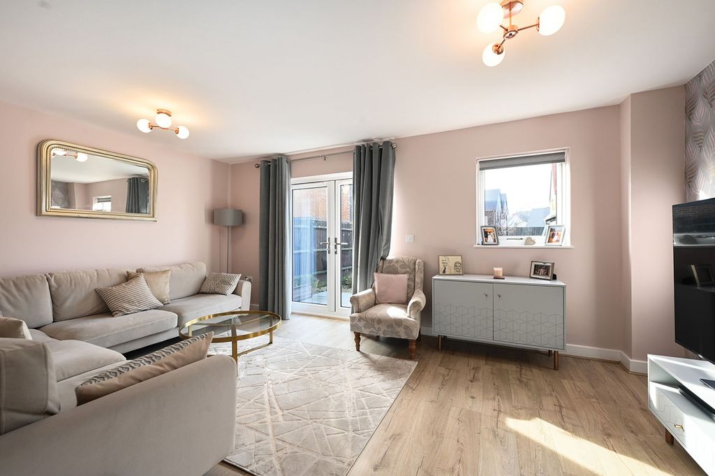 Property photo 2 of 22