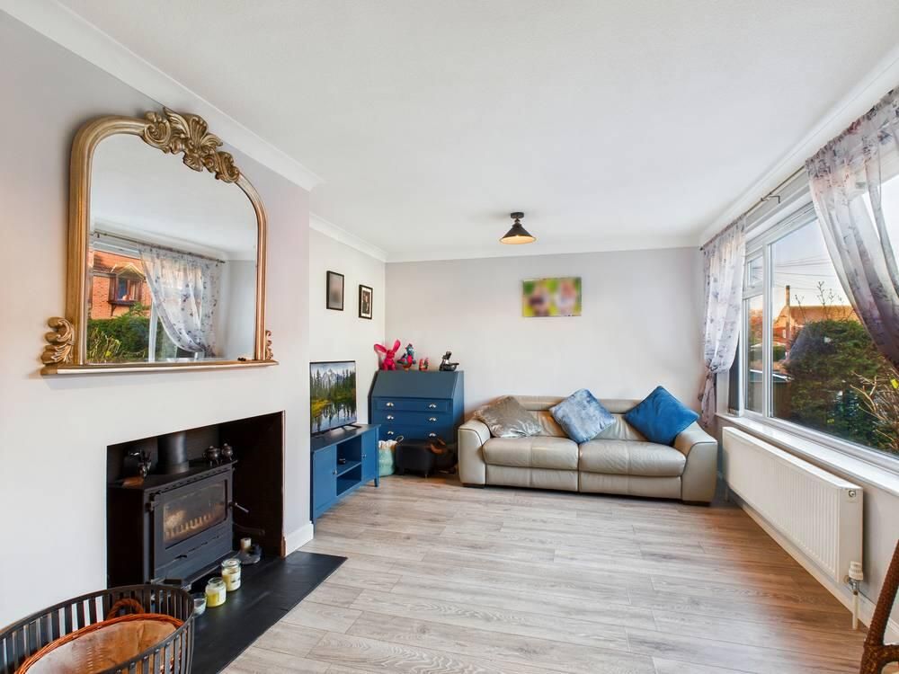 Property photo 3 of 30 Living Room