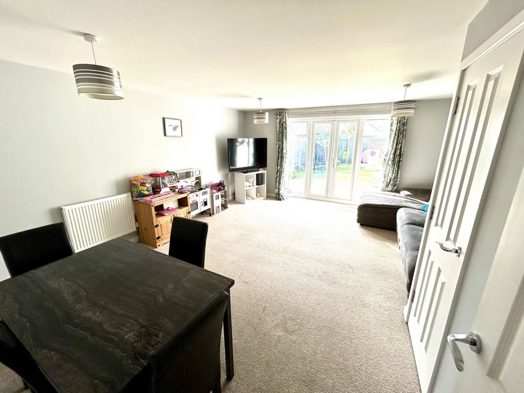 Property photo 3 of 12 Photo 10