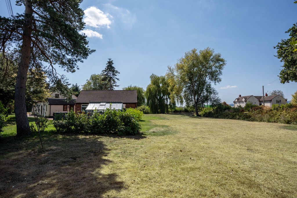 Property photo 3 of 28