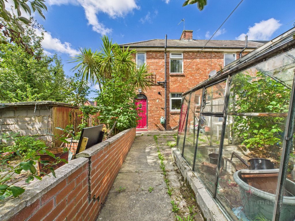 Property photo 3 of 10 External