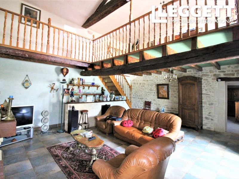 Property photo 2 of 10