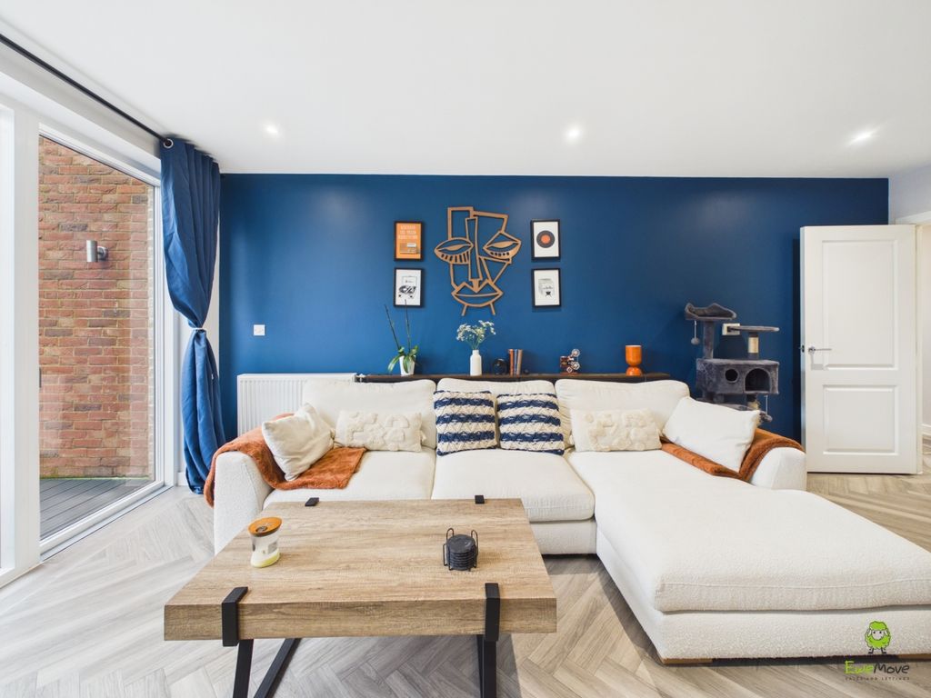 Property photo 3 of 17 Presented By Clinton At Ewemove Bexleyheath And Da