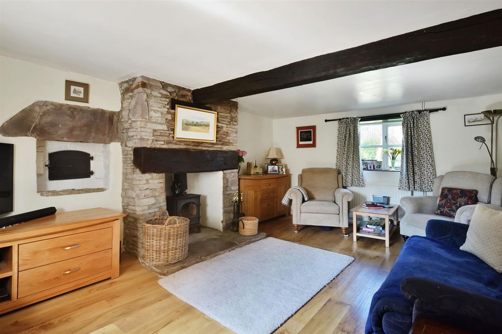 Property photo 3 of 44