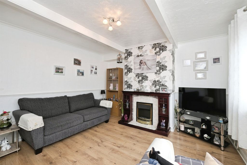 Property photo 2 of 21