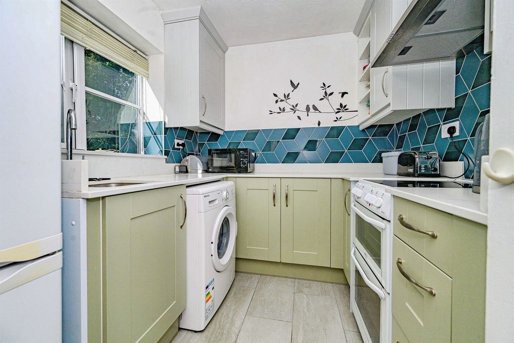 Property photo 3 of 11