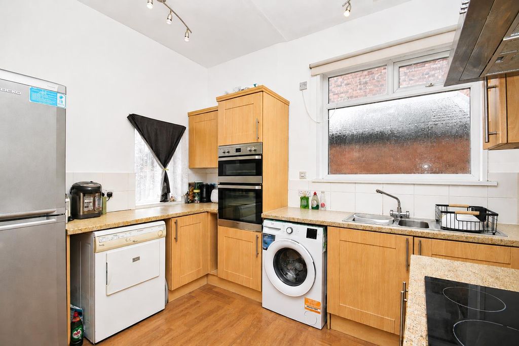 Property photo 3 of 14 Kitchen