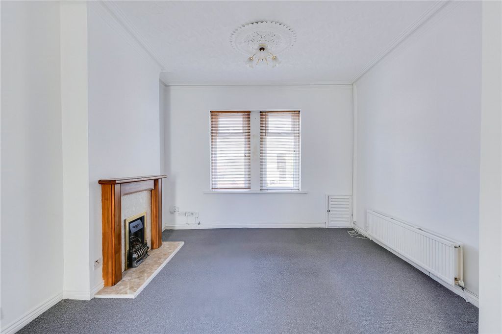 Property photo 3 of 26 Picture No. 30