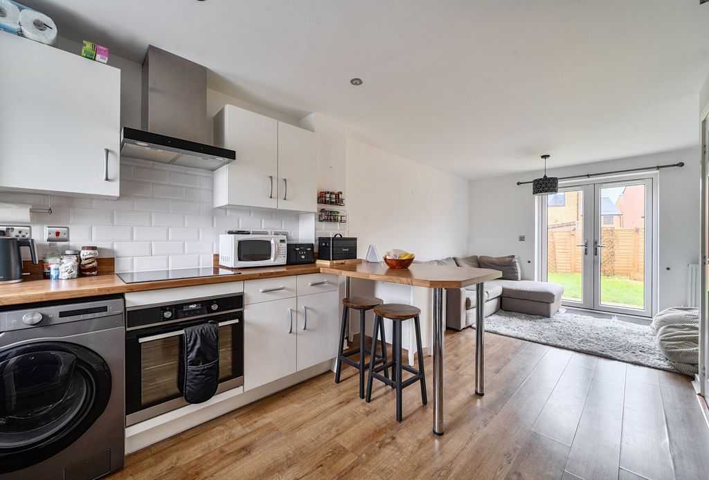 Property photo 2 of 11 1440850-18-69Dfac...