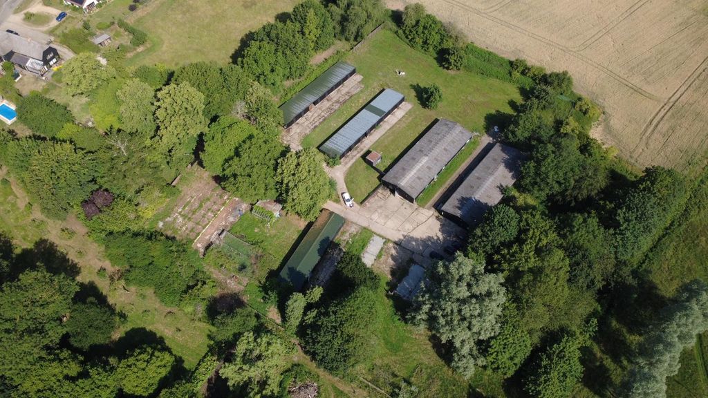 Property photo 1 of 7