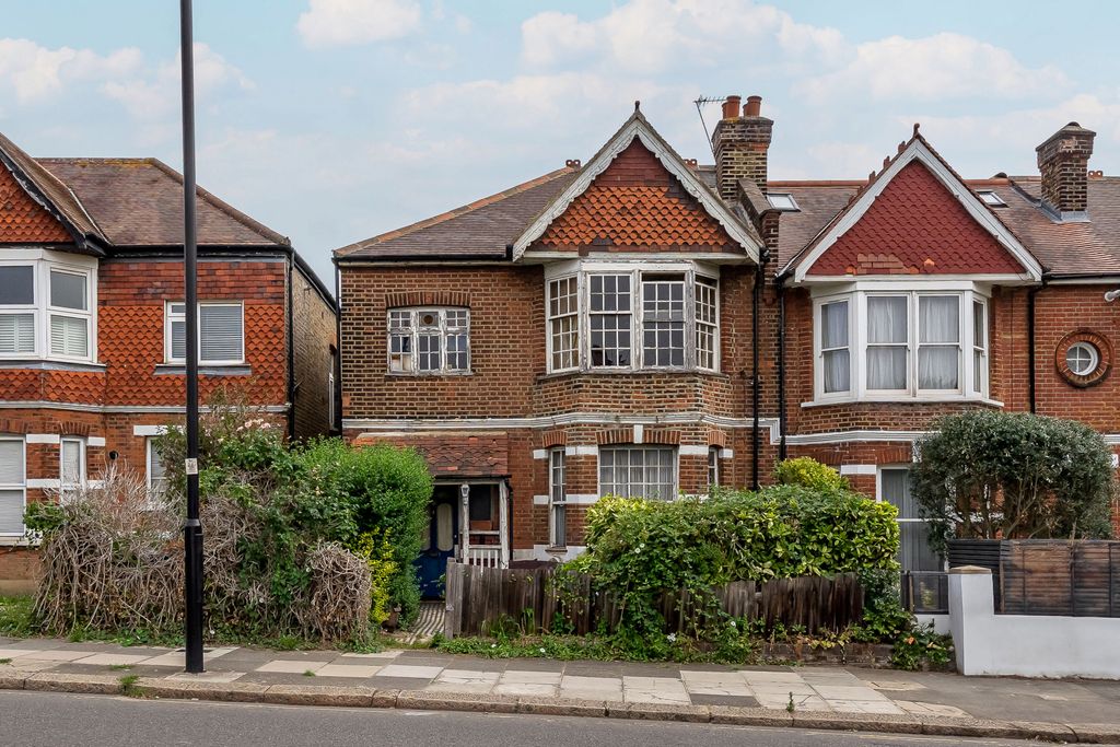 Property photo 1 of 11