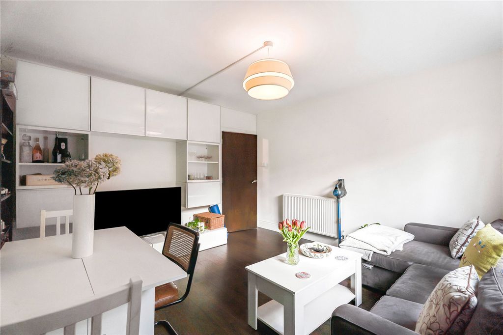 Property photo 3 of 18 Reception Room