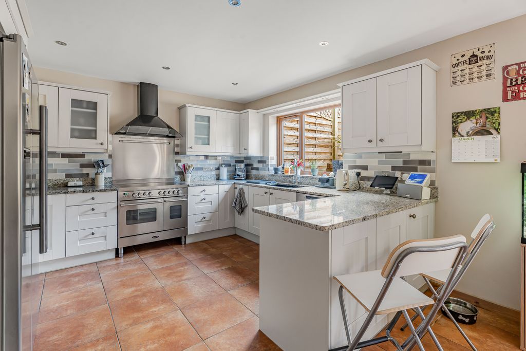 Property photo 3 of 22 Kitchen/Dining Room