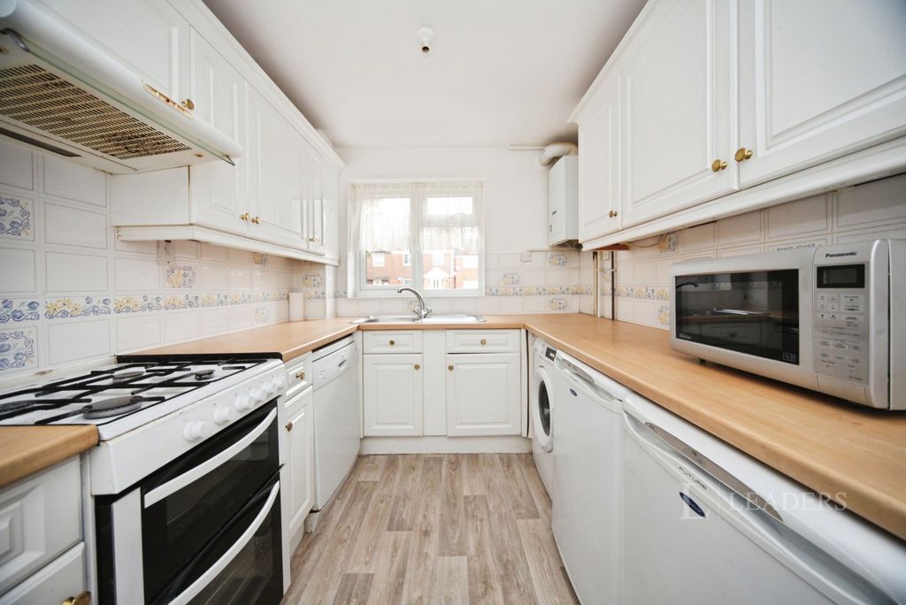 Property photo 3 of 12 Pbox-Img.Jpg