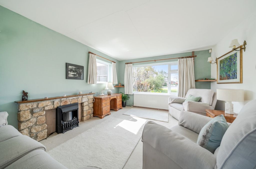 Property photo 2 of 29 1442403-9-69d94E2Ff4085