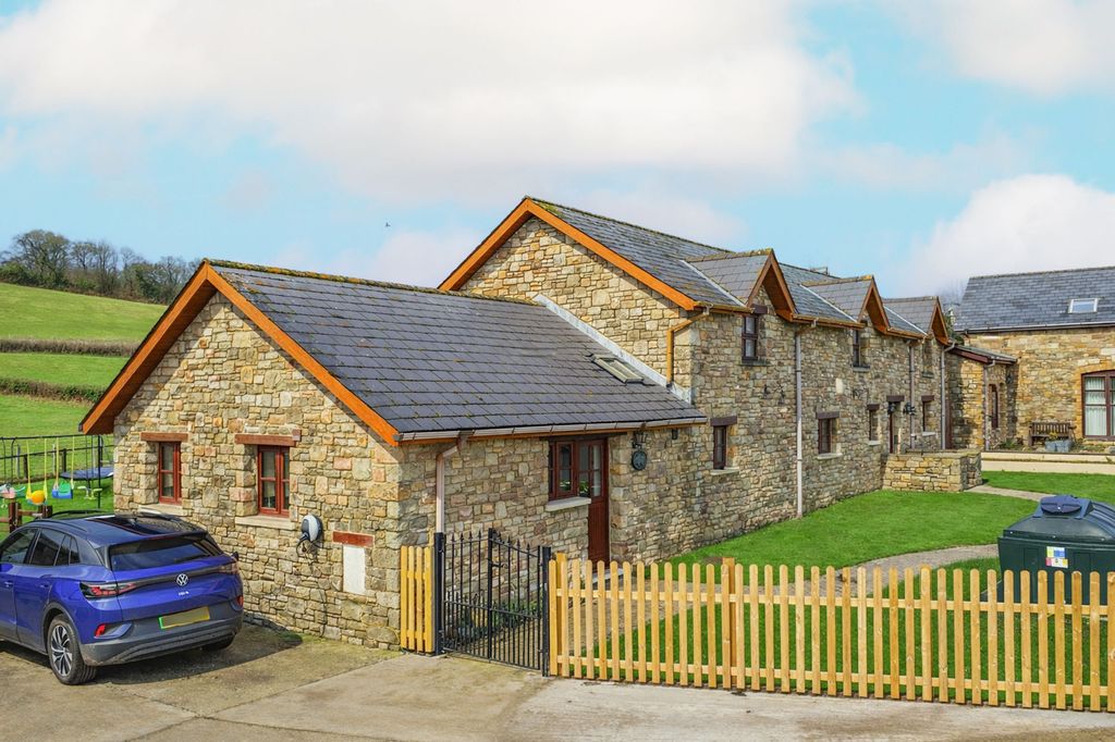 Property photo 1 of 28