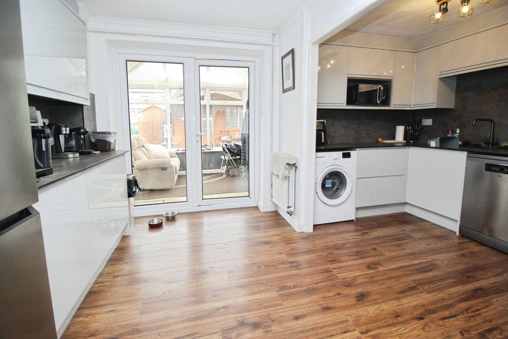 Property photo 2 of 14 Kitchen/Dining Room