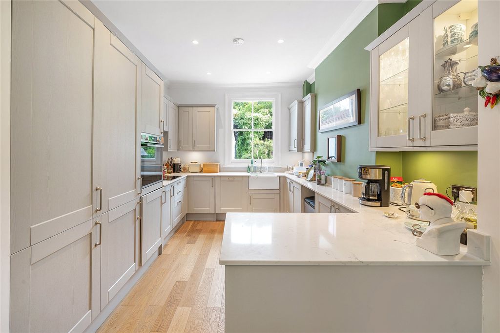 Property photo 3 of 21 Kitchen