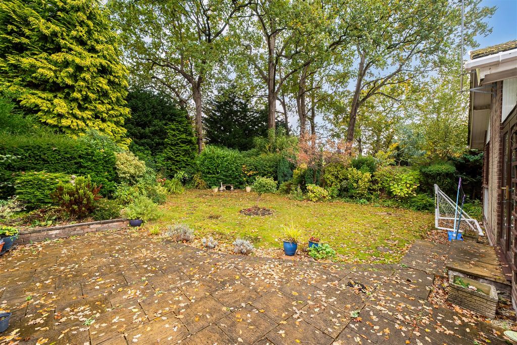 Property photo 2 of 18 1370962-7-68Fa0E4De8226.Jpg