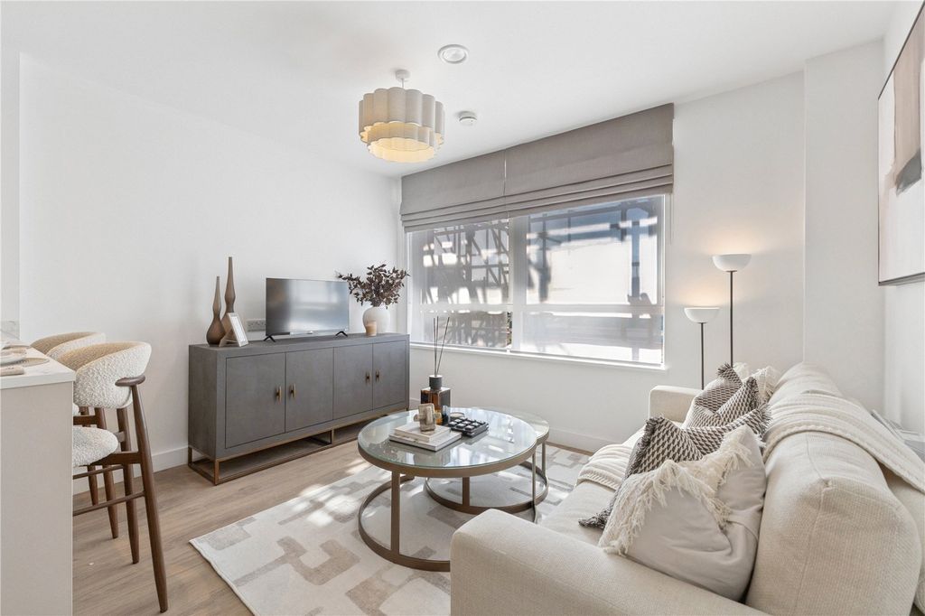 Property photo 3 of 11 Kitchen/Living/Diner