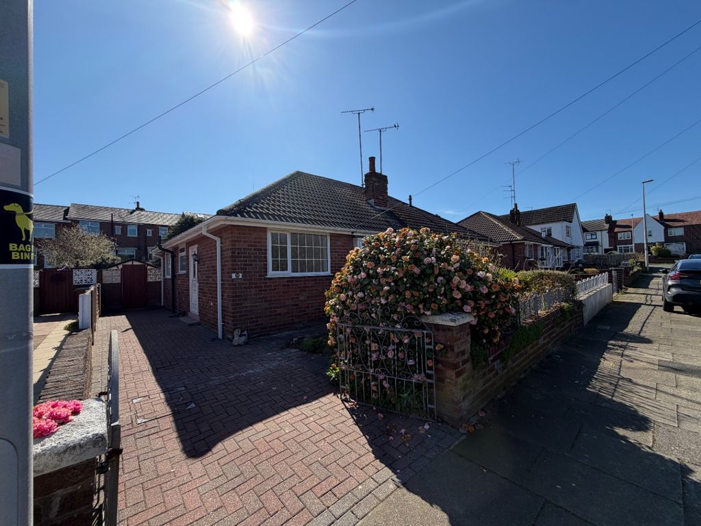 Property photo 1 of 2