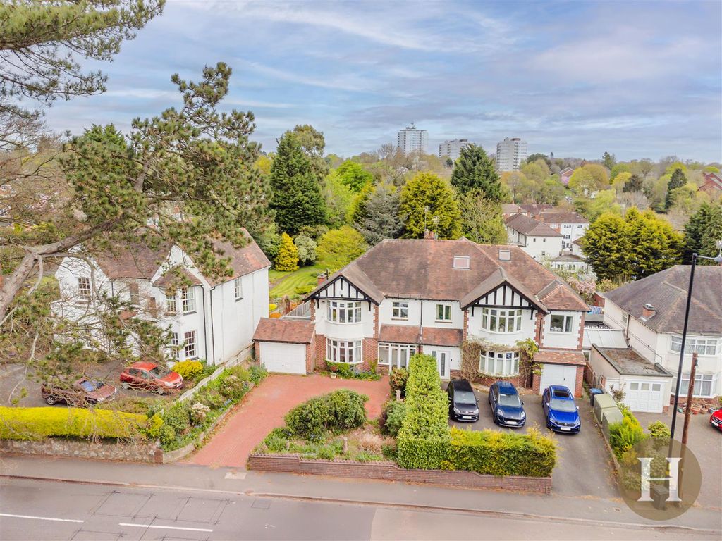 Property photo 2 of 35 Hadleigh Estate Agents-43.Jpg
