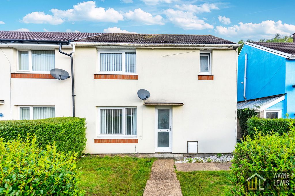 Property photo 1 of 32